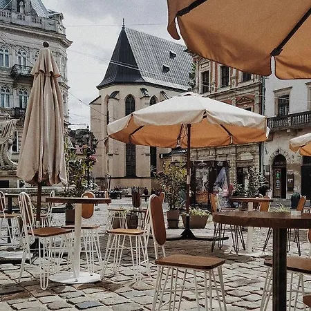аpartments In The Center On Mitniy Square Lviv